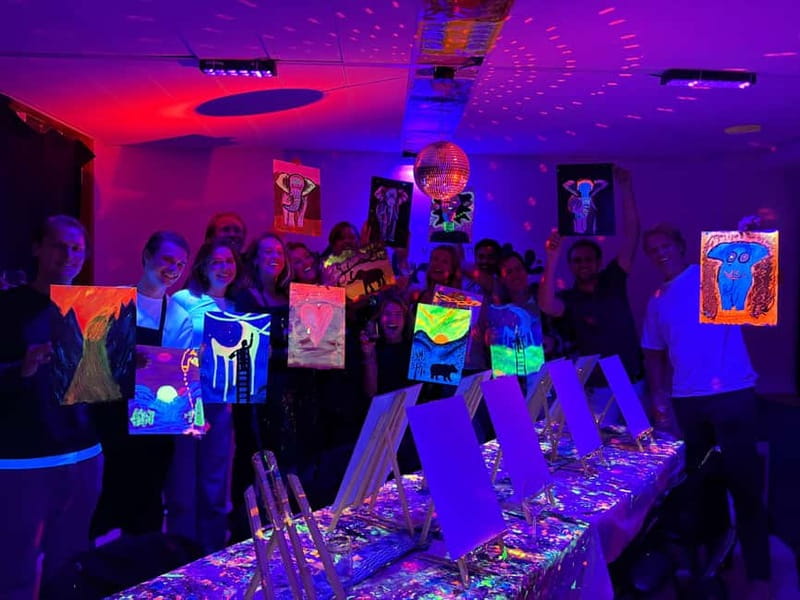 Amsterdam: Paint and Sip in the Dark at Rembrandt van Wine - What Rembrandt van Wine Is Really Like