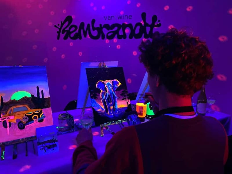 Amsterdam: Paint and Sip in the Dark at Rembrandt van Wine - Arriving at the Amsterdam Meeting Point