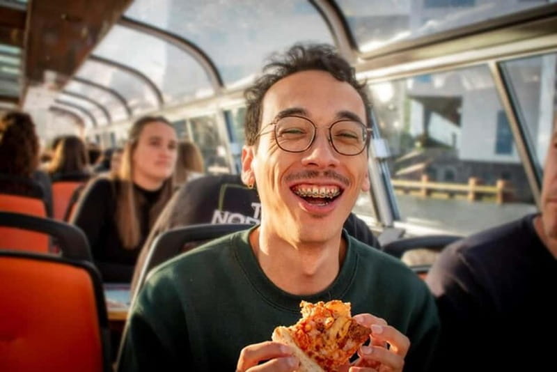 Amsterdam: Pizza Cruise with New York Pizza & Drinks - The pizza choices and the meal timing