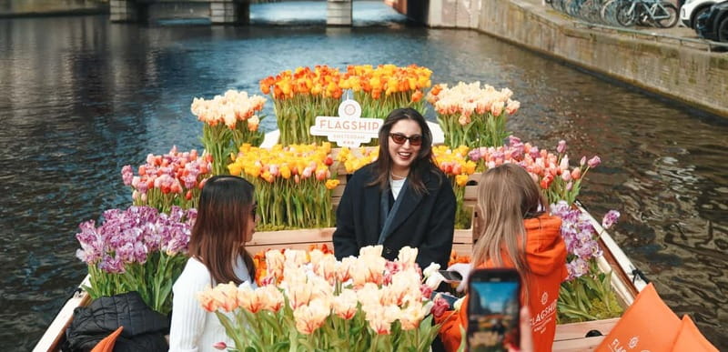 Amsterdam: Premium Tulip Boat Canal Tour - Key points at a glance