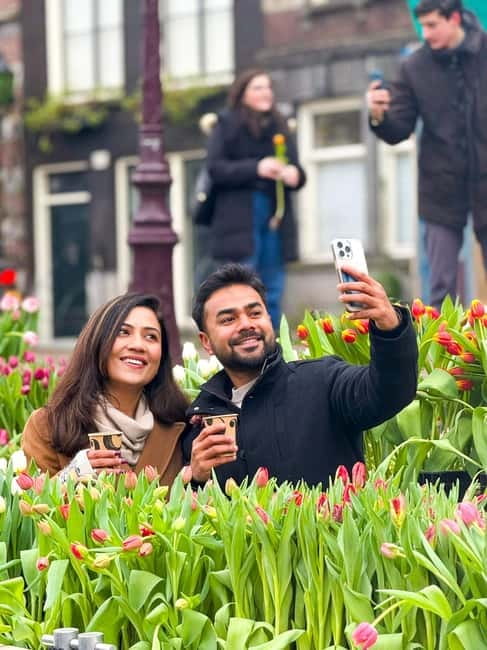 Amsterdam: Premium Tulip Boat Canal Tour - Is $32 fair for one hour?