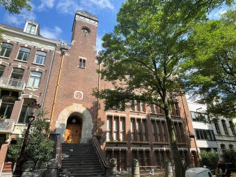 Amsterdam: Private Anne Frank and Jewish History Tour - A private guide makes the three hours more flexible