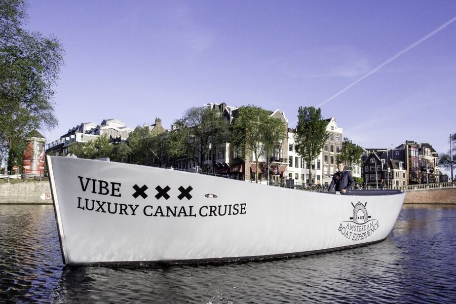 Amsterdam: Private BBQ Cruise with Personal Chef & Drinks - What comes off the BBQ