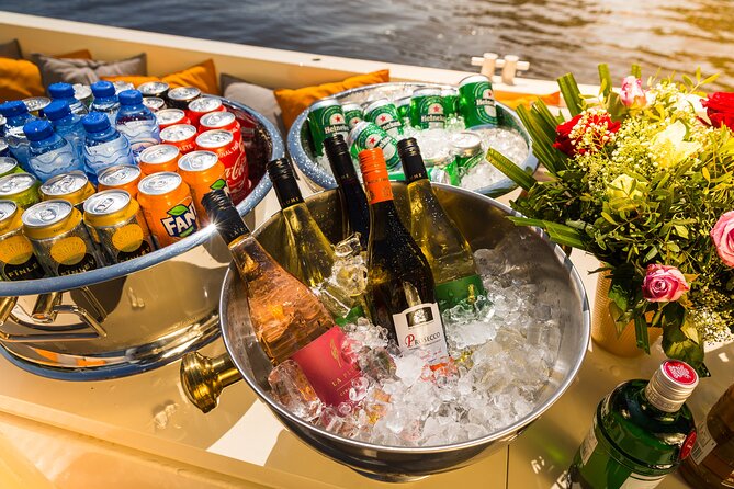 Amsterdam Private Boat Trip with Pizza and Unlimited Drinks - Why a private Amsterdam canal ride works well