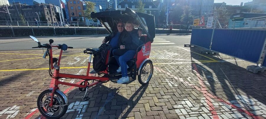 Amsterdam: Private City Highlights Tour by Rickshaw - The Red Light District and Chinatown