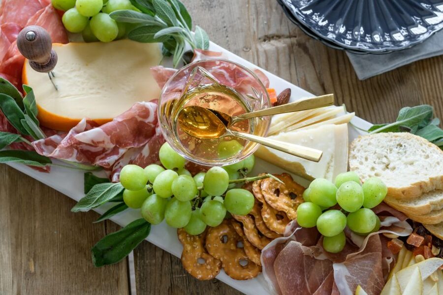 Amsterdam: Private Cruise with Drinks & Optional Snacks - Key points to know before booking