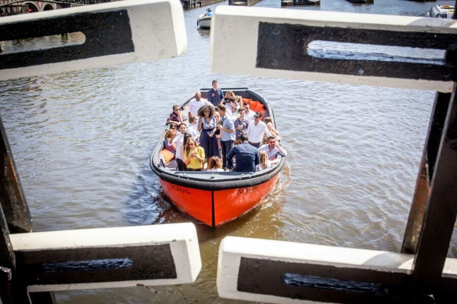 Amsterdam: Private Cruise with Drinks & Pizza or Burger - Is $312 per person good value?