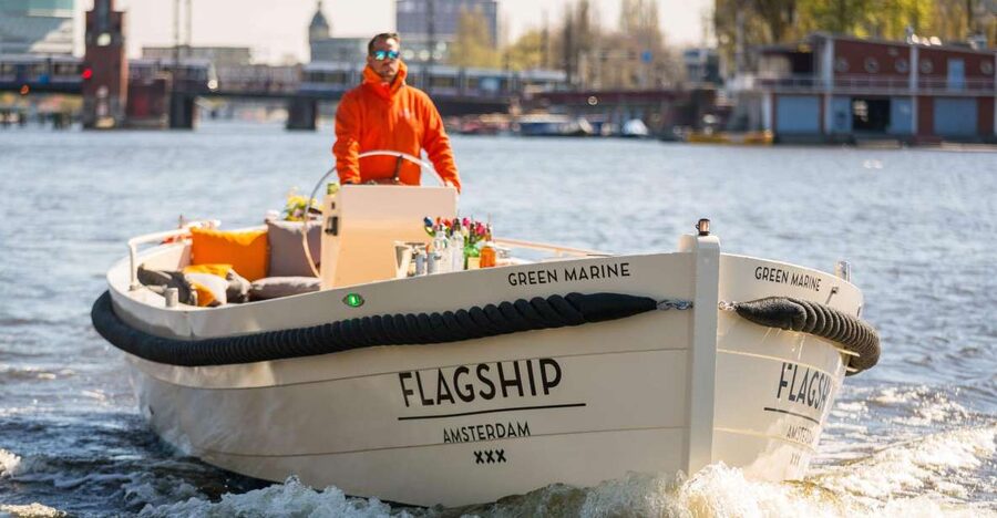 Amsterdam: Private Cruise with Drinks & Pizza or Burger - Who should choose this cruise?
