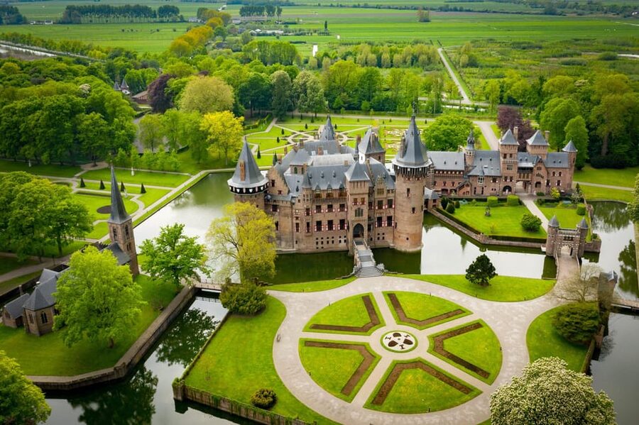 Amsterdam: Private green tour !!! Windmills, castle - Zaanse Schans: windmills, workshops, and crowds