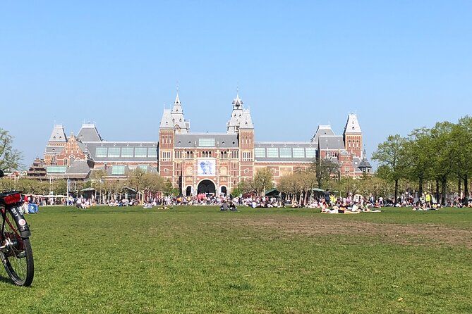 Amsterdam private guided tour with Marieke, local guide - Dam Square and the city’s starting point