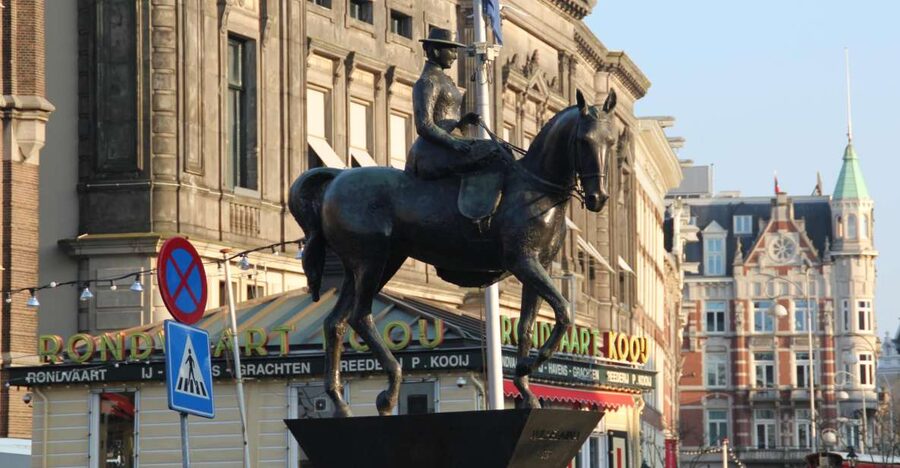 Amsterdam: Private Hidden Gems Discovery Tour - Dam Square and the former city hall