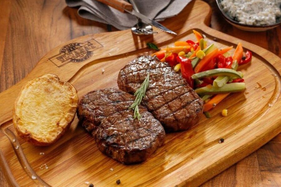 Amsterdam: Private Luxury Cruise with BBQ and Drinks - A private canal meal instead of a standard sightseeing boat