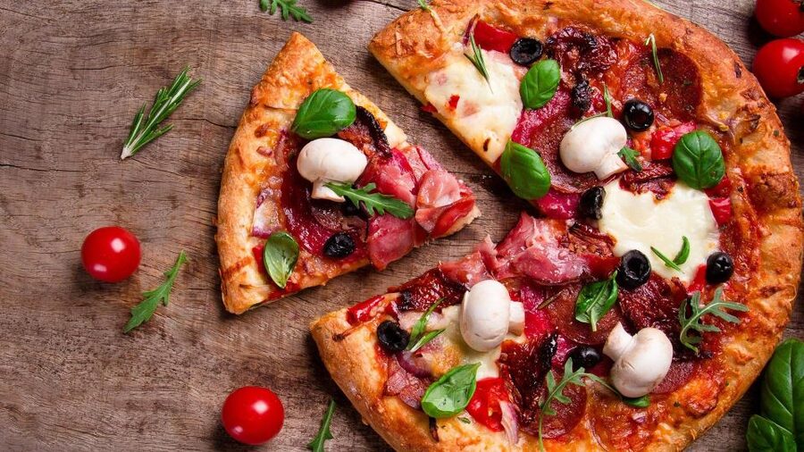 Amsterdam: Private Luxury Cruise with Pizza and Drinks - Key points to know before booking