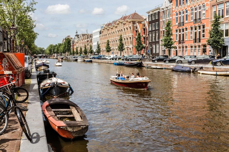 Amsterdam: Private Night Tour of Speakeasies and Bars - Shared Snacks and the Real Cost