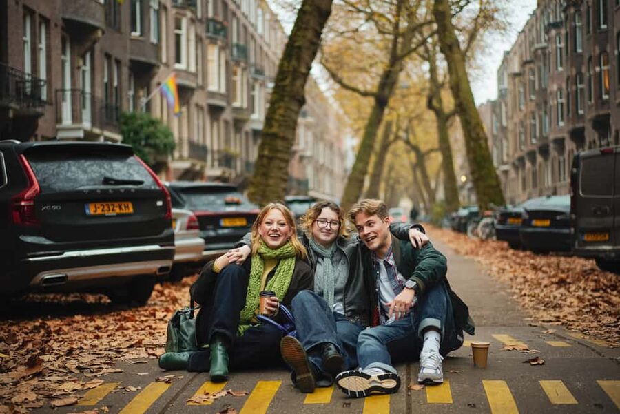 Amsterdam: Private Photoshoot for Couple, Family, or Solo - The $60 price and who gets the best value