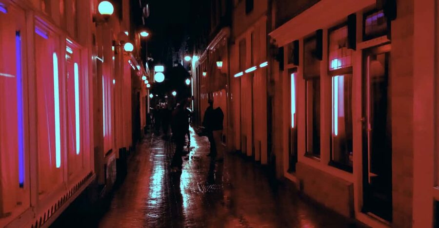 Amsterdam: Private Red Light District Tour in Spanish - Booking details that matter
