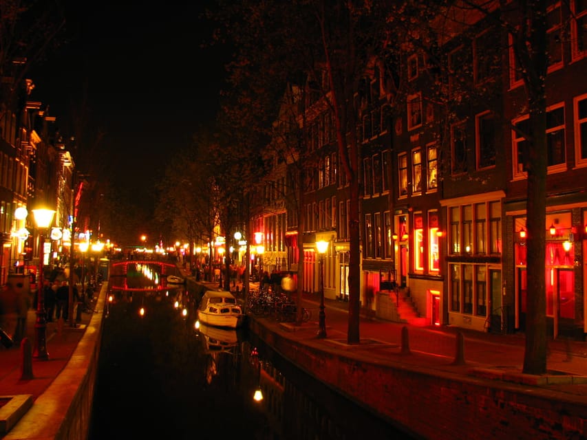Amsterdam: Private Red Light District Tour in Spanish - Zeedijk Street and Amsterdam’s Chinatown