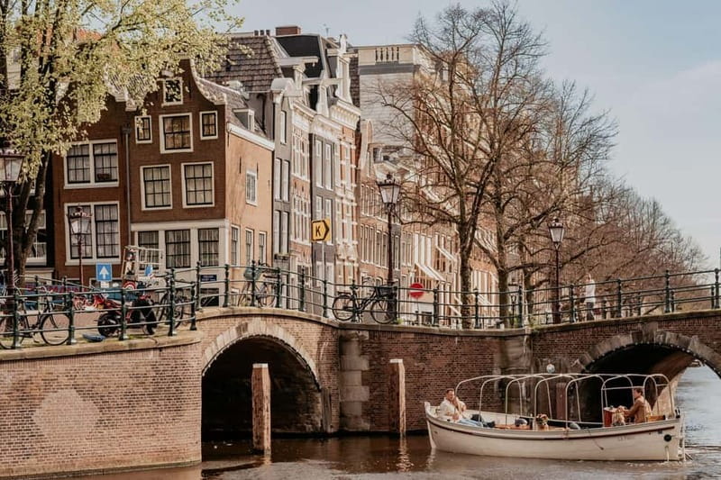Amsterdam: Private Romantic Canal Cruise w. Prosecco/Snacks - A private start on Keizersgracht
