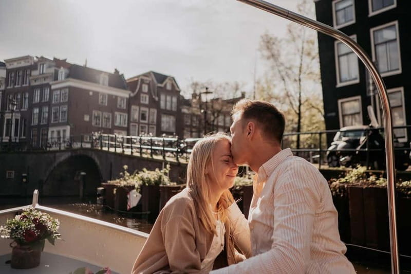Amsterdam: Private Romantic Canal Cruise w. Prosecco/Snacks - Keizersgracht and the quieter canal view