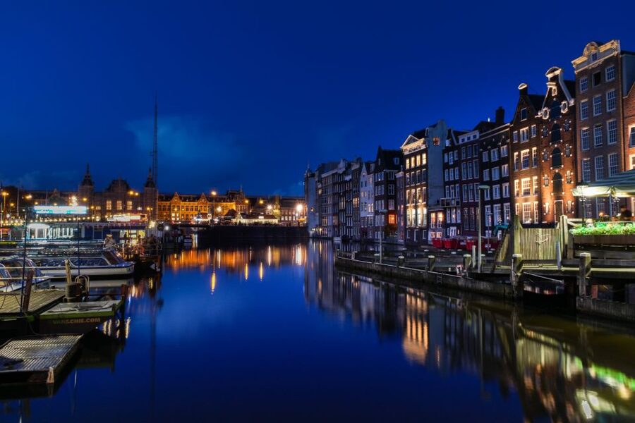 Amsterdam: Private Romantic Evening Boat Tour with Prosecco - Key details before you book