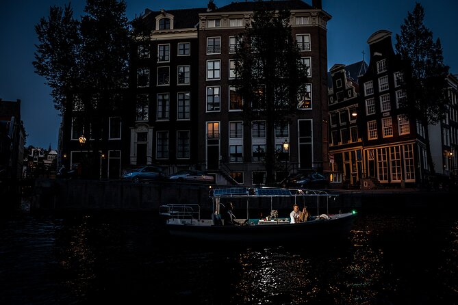 Amsterdam: Private Romantic Evening Canal Cruise + Bubbles/Snacks - What is served on the boat