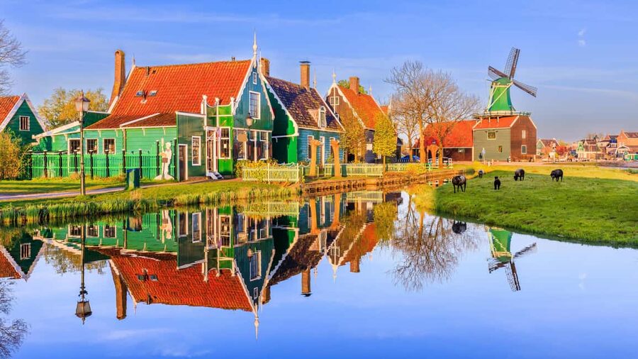 Amsterdam: Private Tour Giethoorn, Zaanse Schans Local Guide - Two Dutch icons in one long day