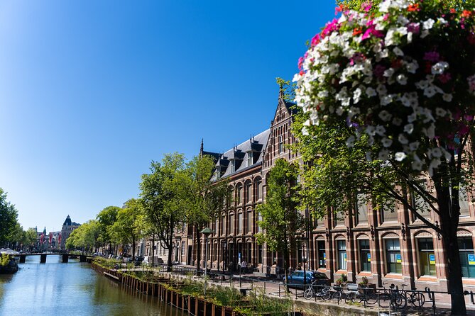 Amsterdam Private Walking Tour - A practical start at Beursplein