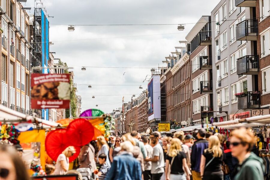 Amsterdam: Private Walking Tour of Jordaan & De 9 Straatjes - Canals, cobbled paths, and a change of pace