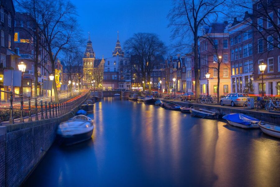 Amsterdam Private Welcome Tour with a Local Guide - Why an Amsterdam orientation walk can save your trip