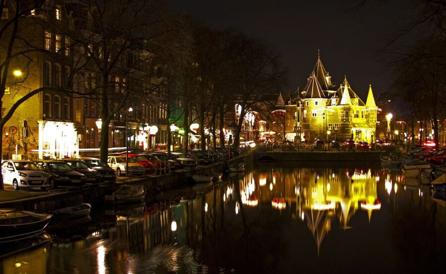 Amsterdam Private Welcome Tour with a Local Guide - Booking details that affect your plans