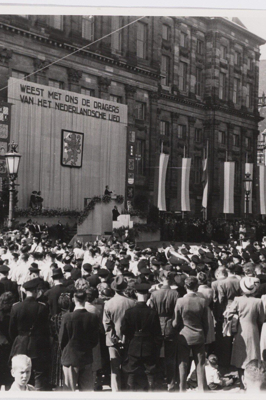 Amsterdam: Private World War Two History Walking Tour - Resistance photographs and monuments