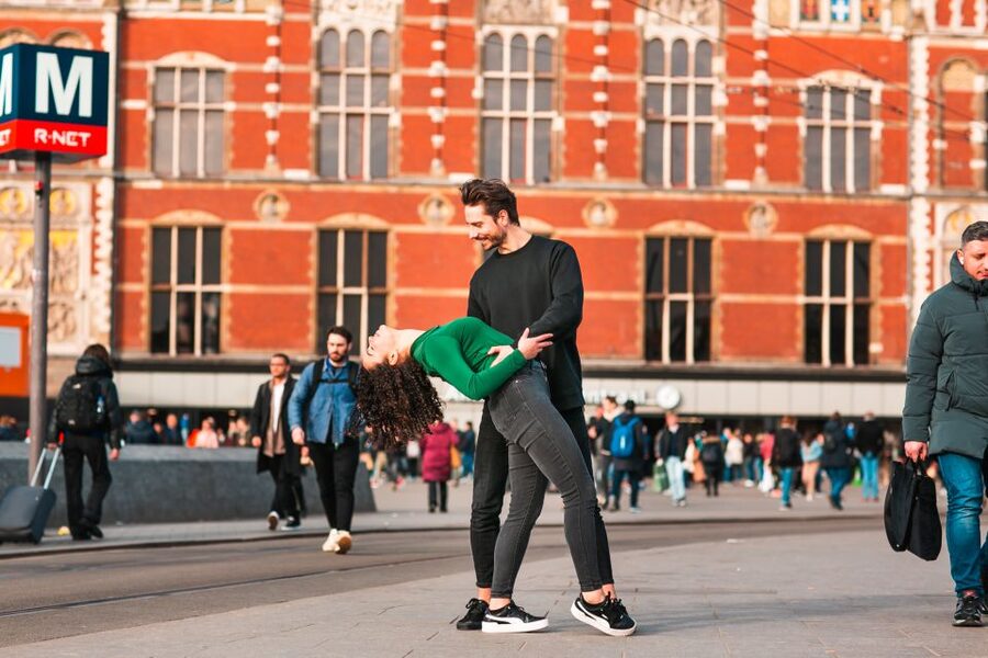 Amsterdam: Professional photoshoot at Centraal Station - Key points at a glance