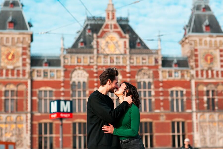 Amsterdam: Professional photoshoot at Centraal Station - What you receive after the appointment