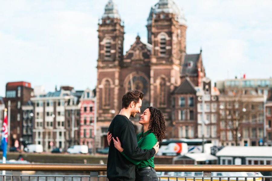 Amsterdam: Professional photoshoot at Centraal Station - Who will get the most from this photoshoot