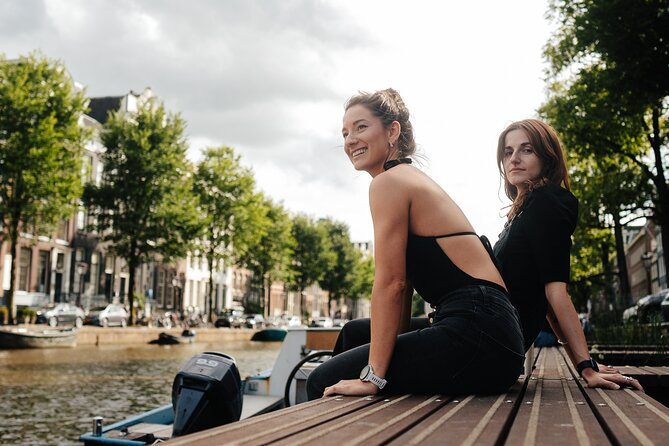 Amsterdam: Professional Photoshoot at the Canals - Why Amsterdam’s canals make a good photo setting