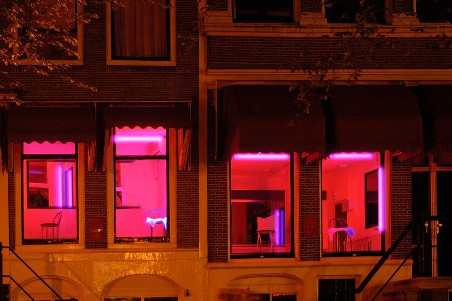 Amsterdam: Red Light District 1-hour Smartphone Audio Tour - Key points to know before you book