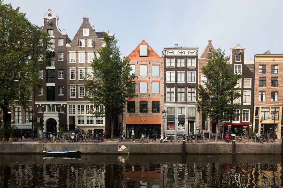 Amsterdam: Red Light District 1-hour Smartphone Audio Tour - What this Red Light District audio tour actually offers
