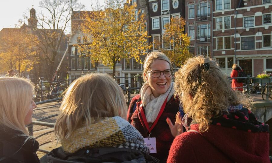 Amsterdam: Red Light District & City Tour German or English - The Red Light District, explained without sugarcoating