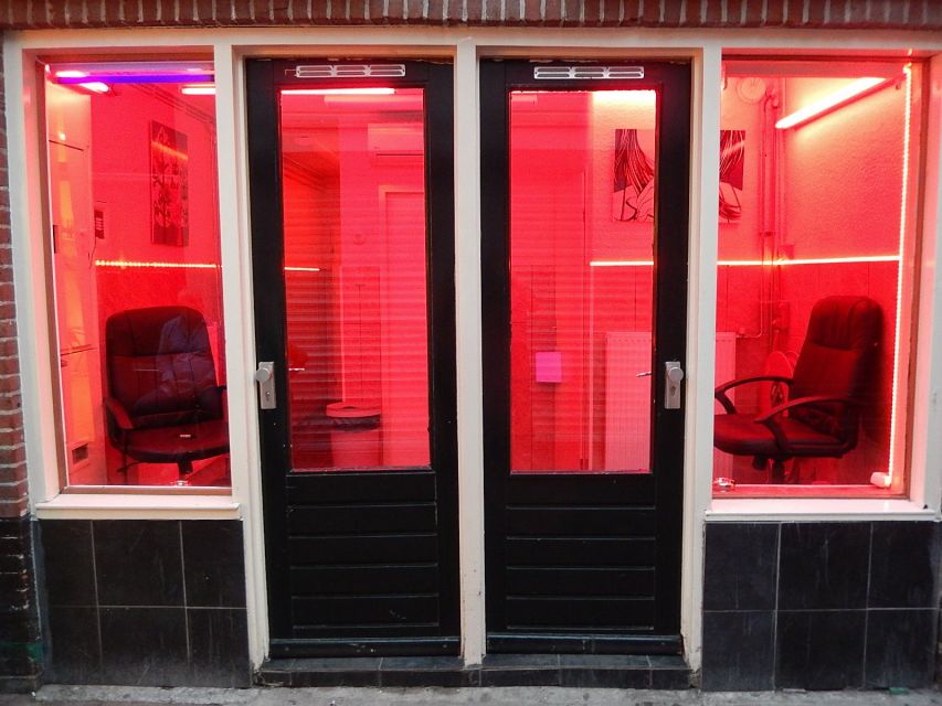Amsterdam: Red Light District Exclusive Night Tour - Casa Rosso And The Working Windows