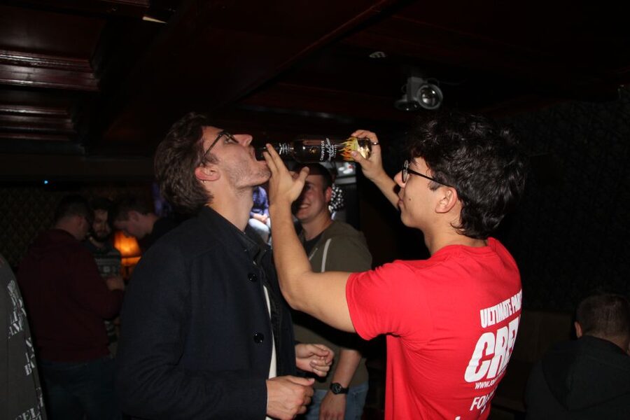 Amsterdam: Red-Light District Pub Crawl and Booze Boat Tour - Should you book the Amsterdam booze boat and pub crawl?