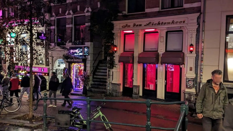 Amsterdam: Red Light District Tour - Why this Red Light District tour is different
