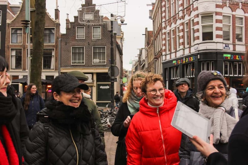 Amsterdam: Red Light District Tour - Exploring De Wallen independently