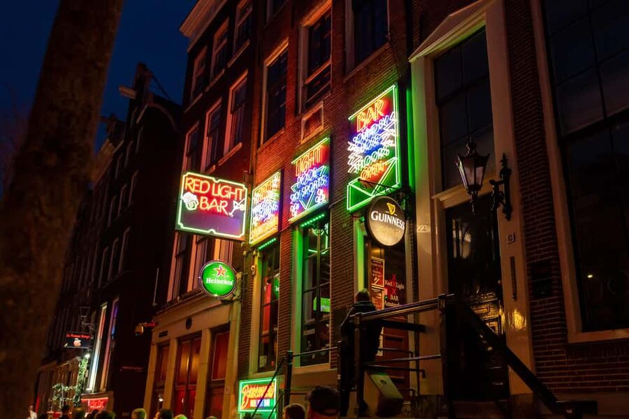 Amsterdam: Red Light District Tour in German/English/Italian - Key points at a glance