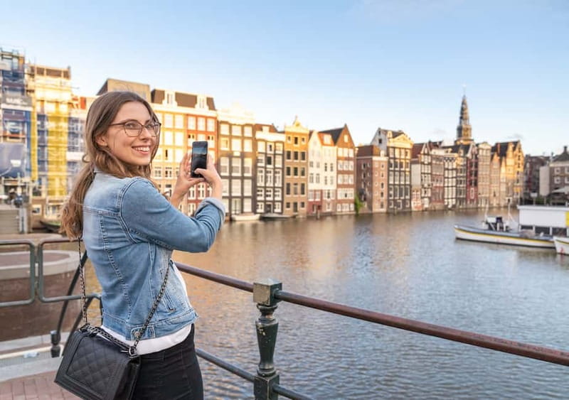 Amsterdam: Red Light District Tour in German/English/Italian - What the guide adds