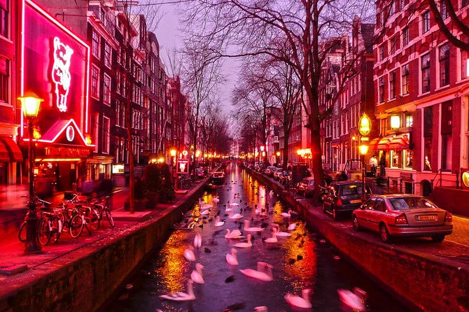 Amsterdam Red Light District Walking Tour in EN/DE/IT/ES - The old harbor, windows, prices, and rental rules