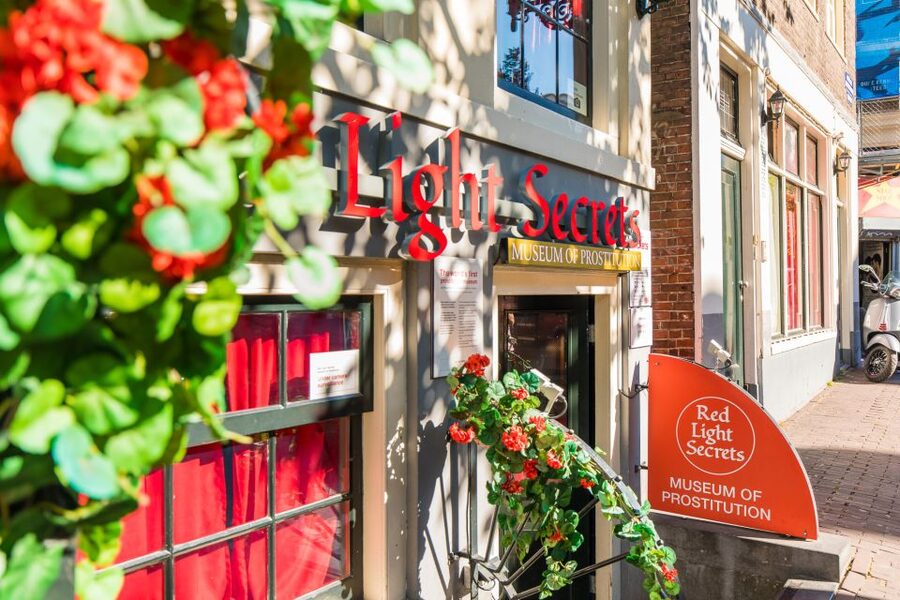 Amsterdam: Red Light Secrets Museum and 1-Hour Canal Cruise - Should you book the Red Light Secrets Museum and canal cruise?