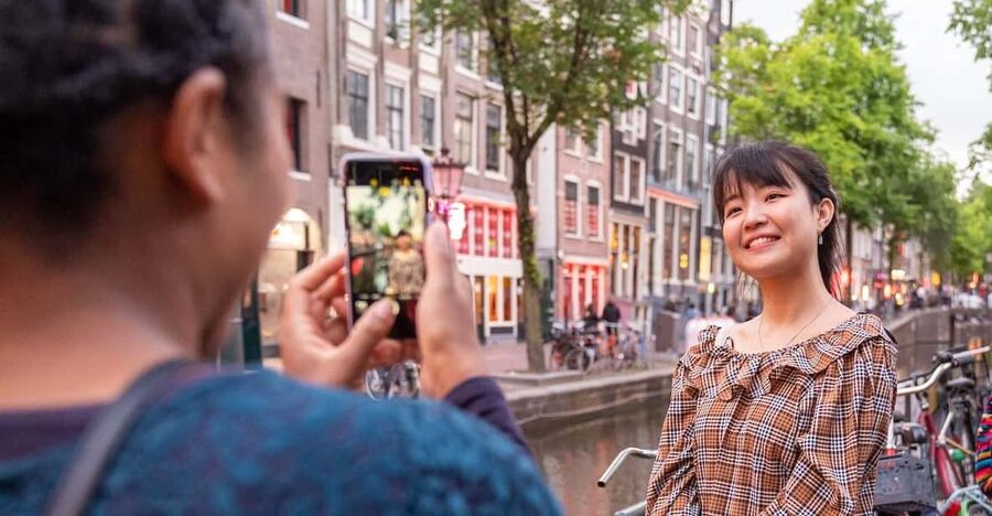 Amsterdam: Red Light Tour Exclusive + Peep Show - Key points at a glance