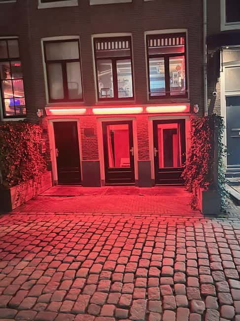 Amsterdam: Red light tour in German/English for groups of 4 people or more - Key points to know before booking