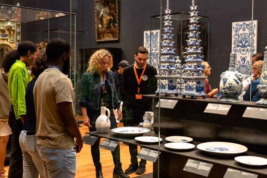 Amsterdam: Rijksmuseum Guided Tour and Ticket - A two-hour route with room to continue