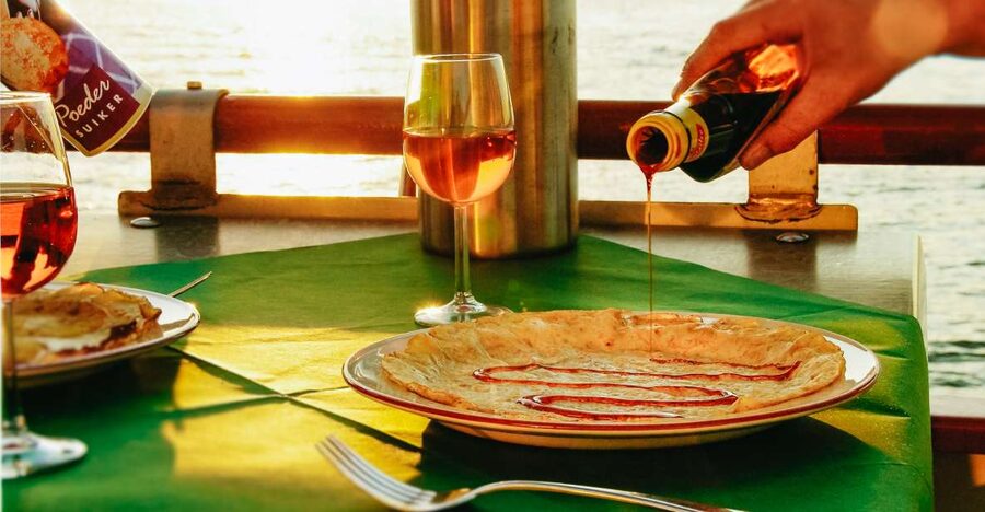 Amsterdam: River Cruise With All-You-Can-Eat Dutch Pancakes - What the pancake boat actually is
